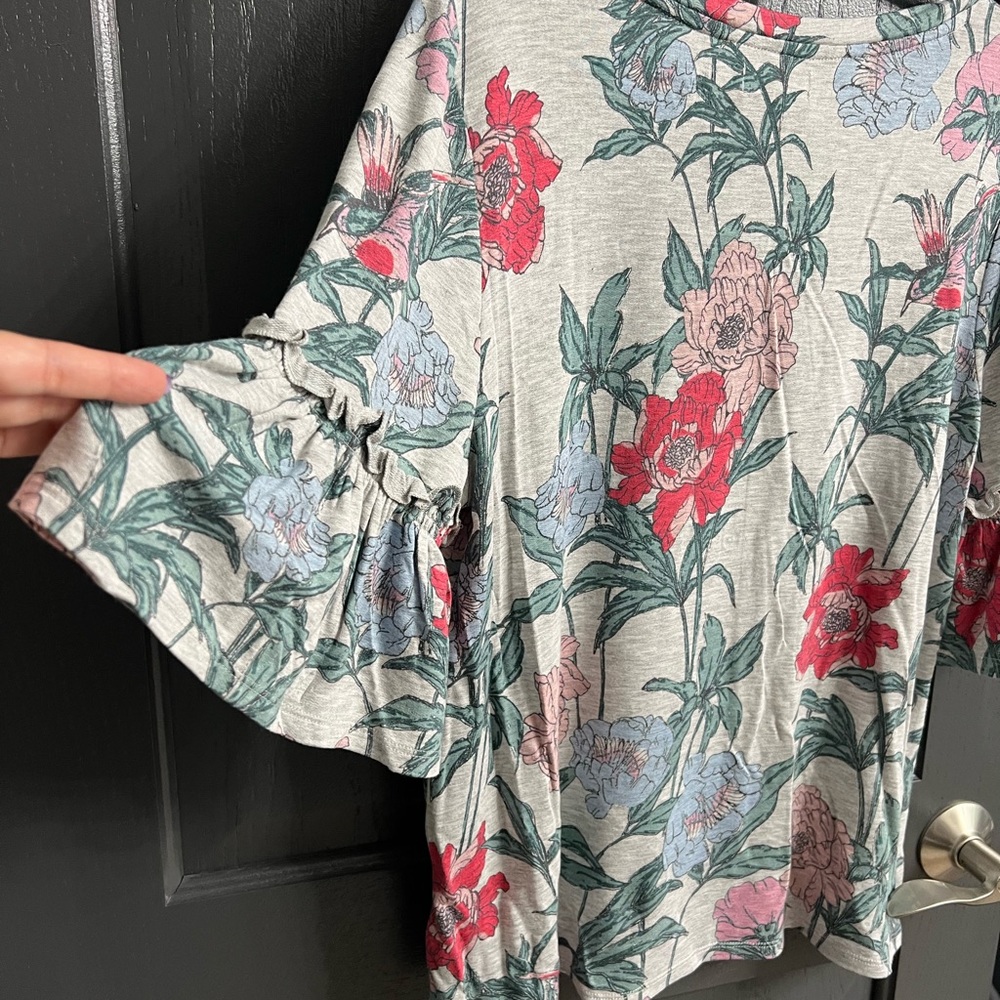 Women’s short Sleeve Floral Top size extra-large colors blue pink dark pink gray - Picture 2 of 4